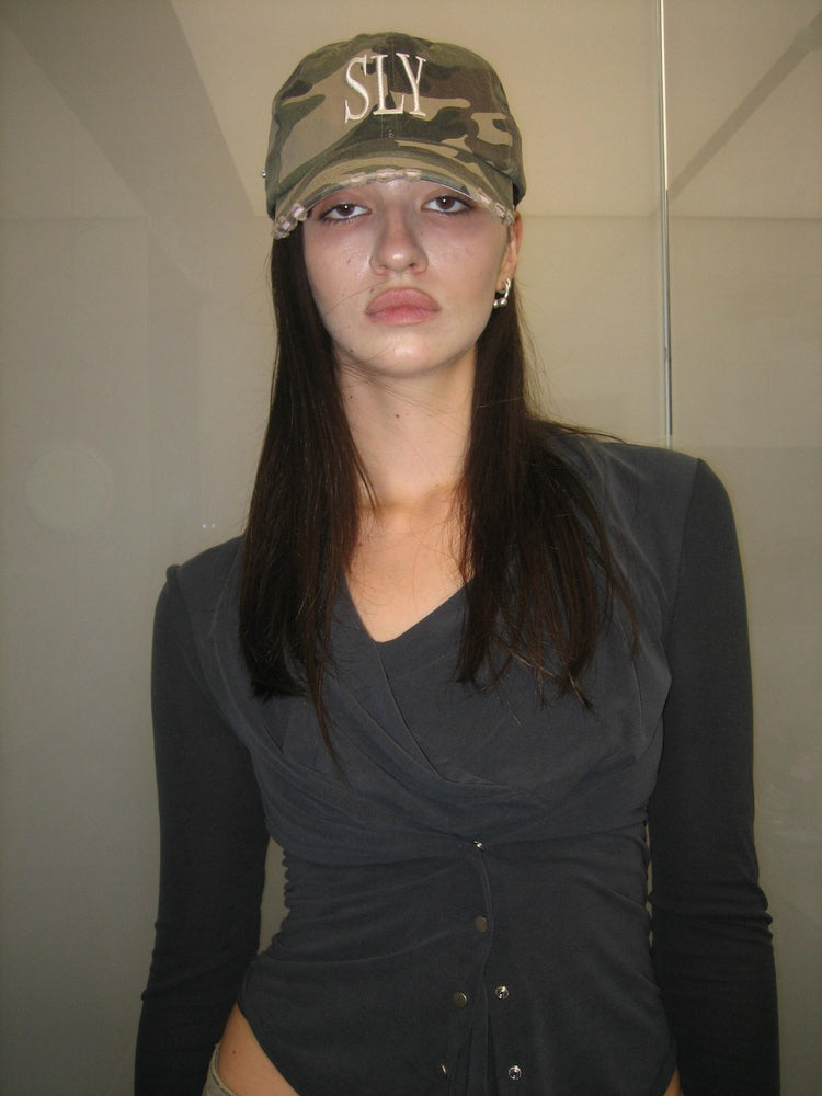 2000Archives★韓国大人気 SLY CAMO CAP (KHAKI) 2000Archives] SLY CAMO CAP (KHAKI) 正規品 韓国ブランド 韓国