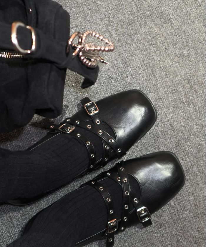 khiho - TRIVEL FLAT BLACK