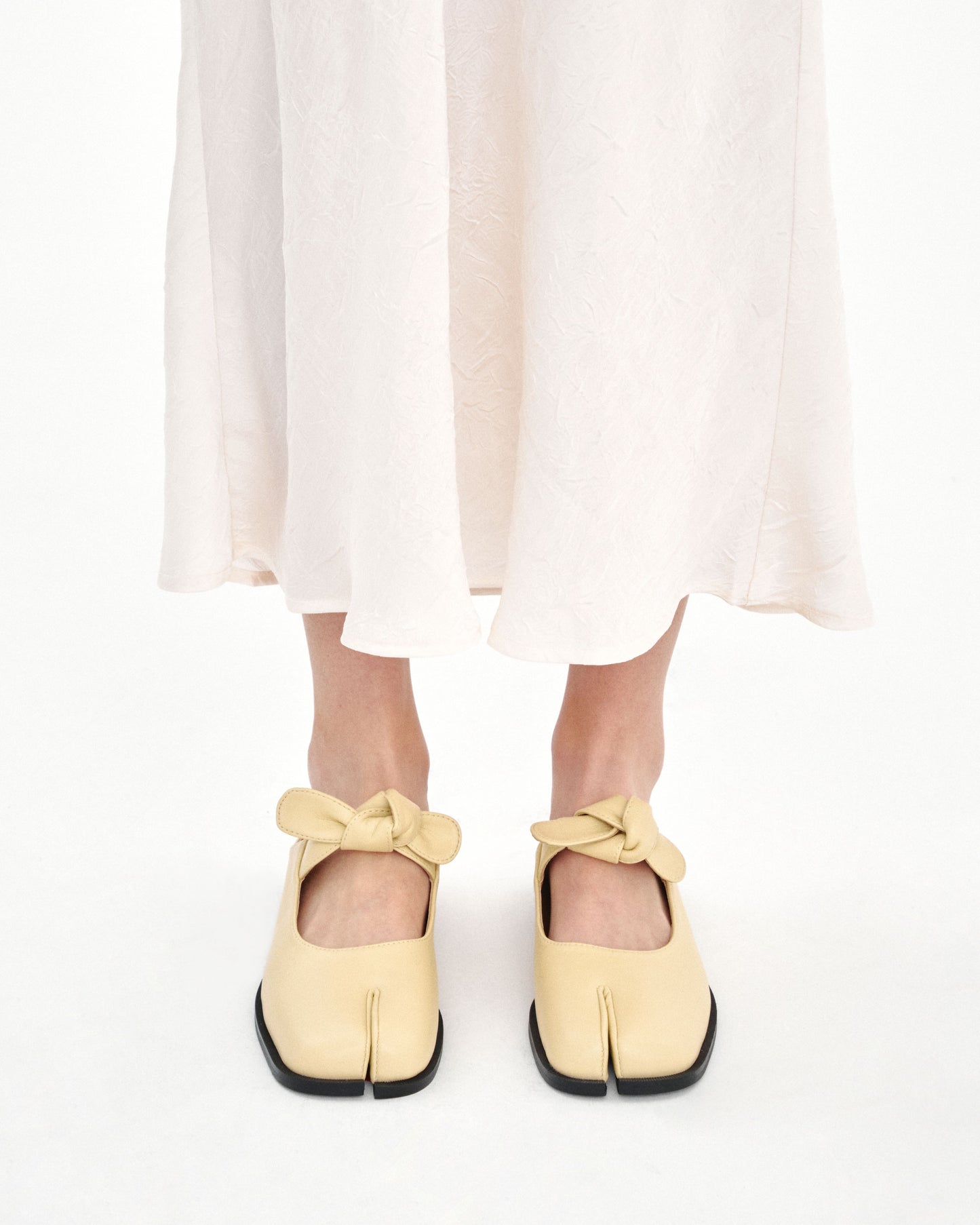 PAES - Bow-Knot Mule / Butter