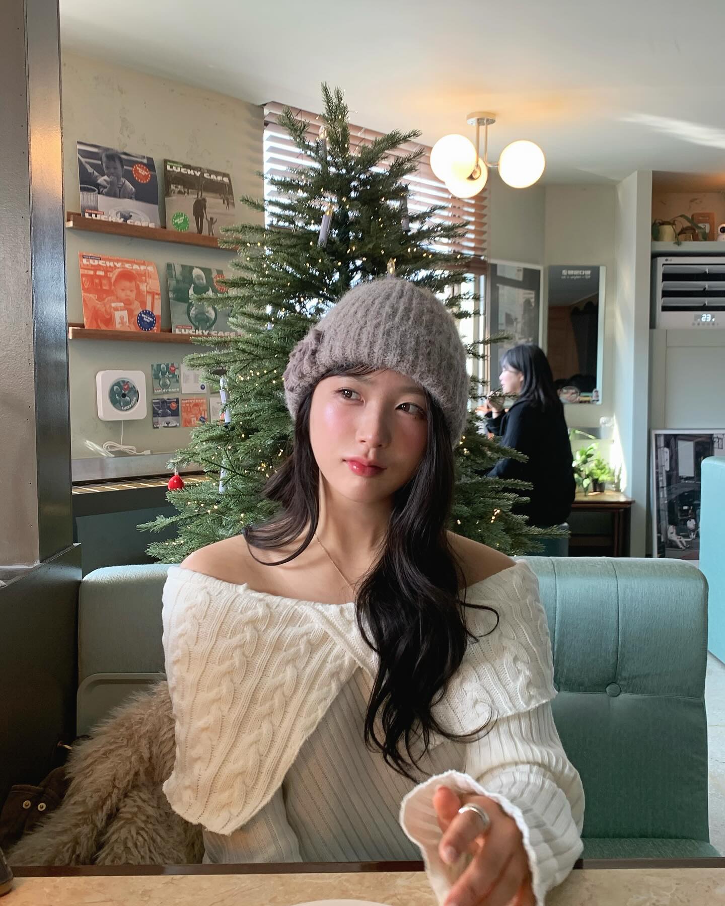 Polysooem - CHUNKY CABLE OFF-SHOULDER SWEATER, CREAM