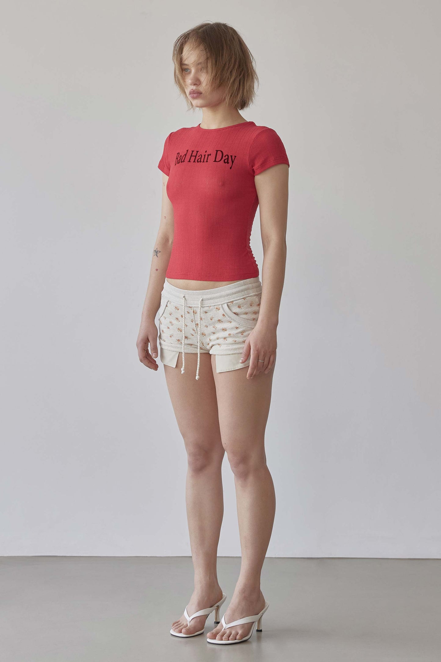 Sculptorpage - Bad Hair Day Tee Red