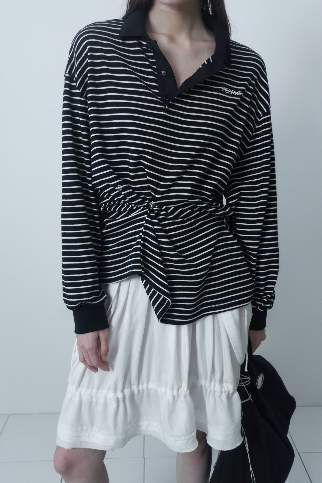 cerric - STRIPE BUTTON PINCH TOP / BLACK