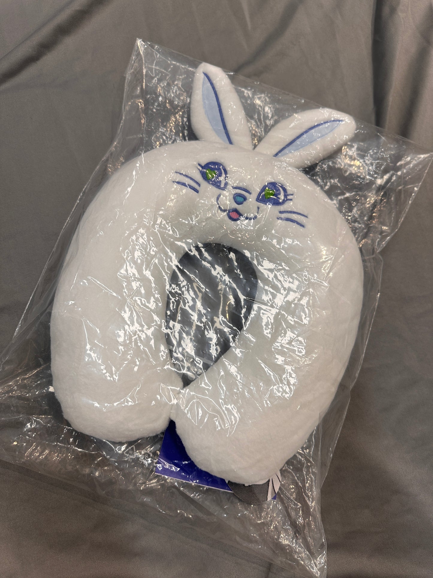 NEWJEANS TOKKI TRAVEL NECK PILLOW (WHITE)