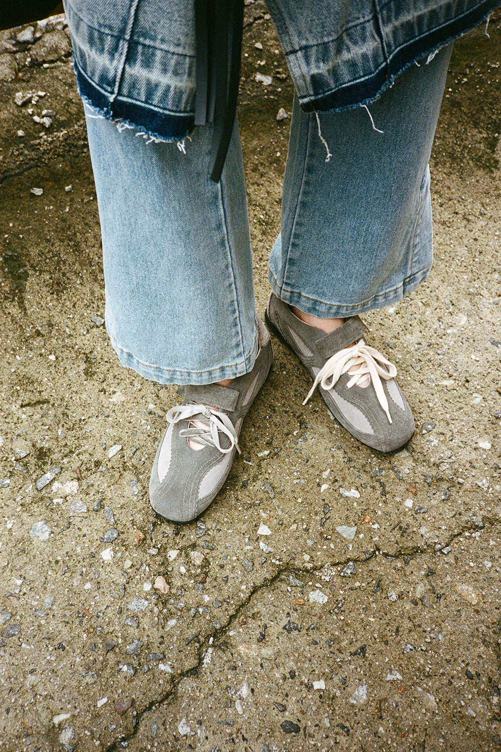 KHIHO - PINKING MARY JANE SNEAKERS / GREY