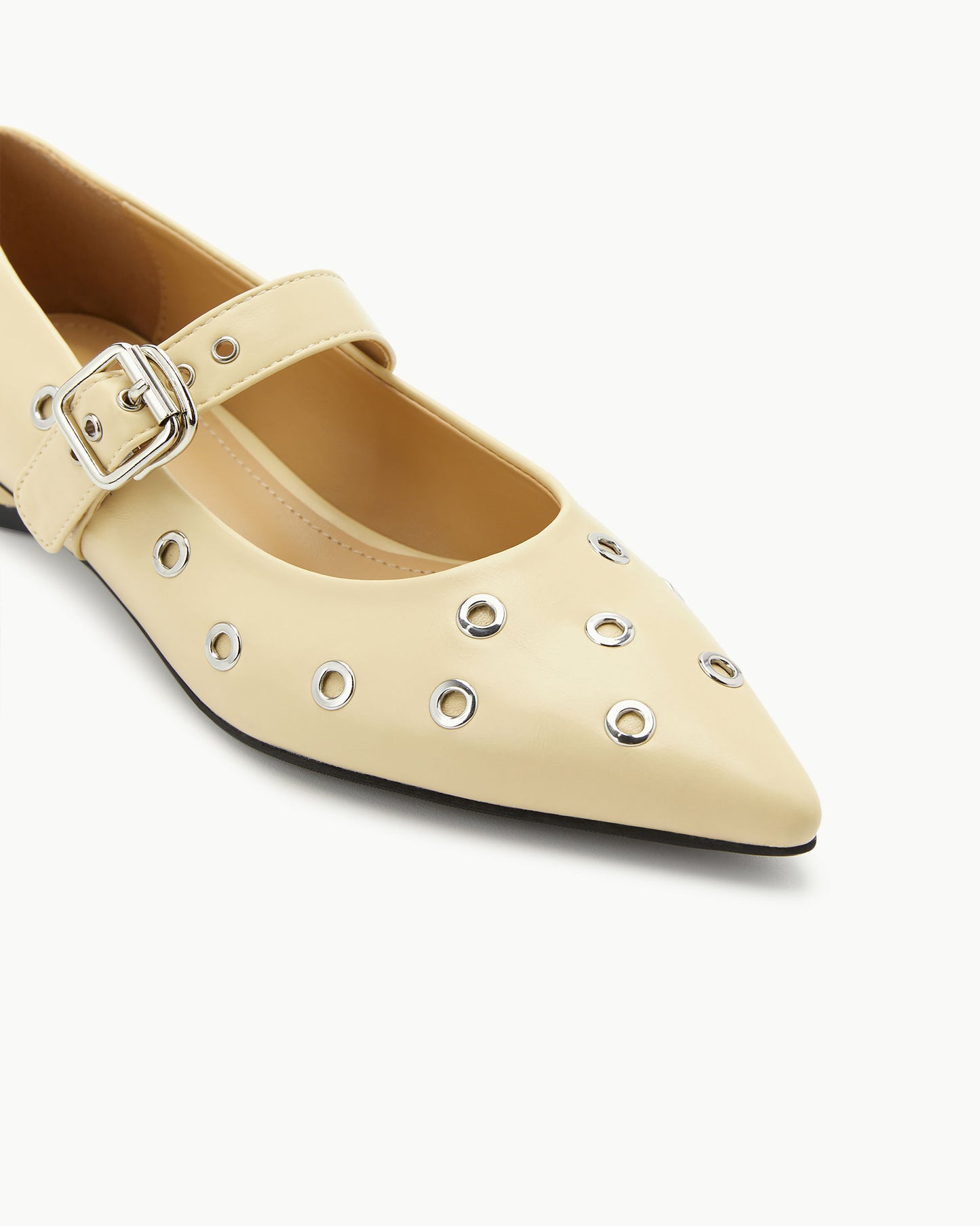 PAES - Eyelet Buckle Flat / Butter