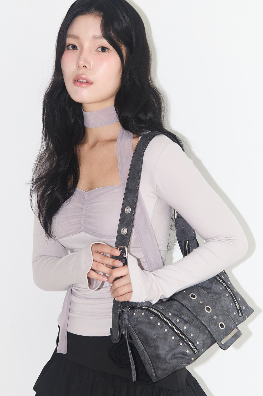 illigo - Leaf Eyelet Shoulder Bag Black