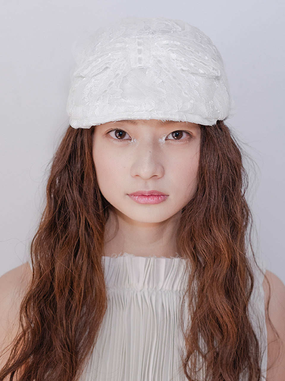 YUME FLAT CAP IN WHITE