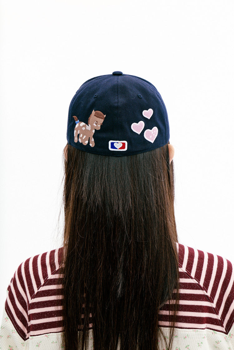 the museum visitor - PONY EMBROIDERY CAP (NAVY)