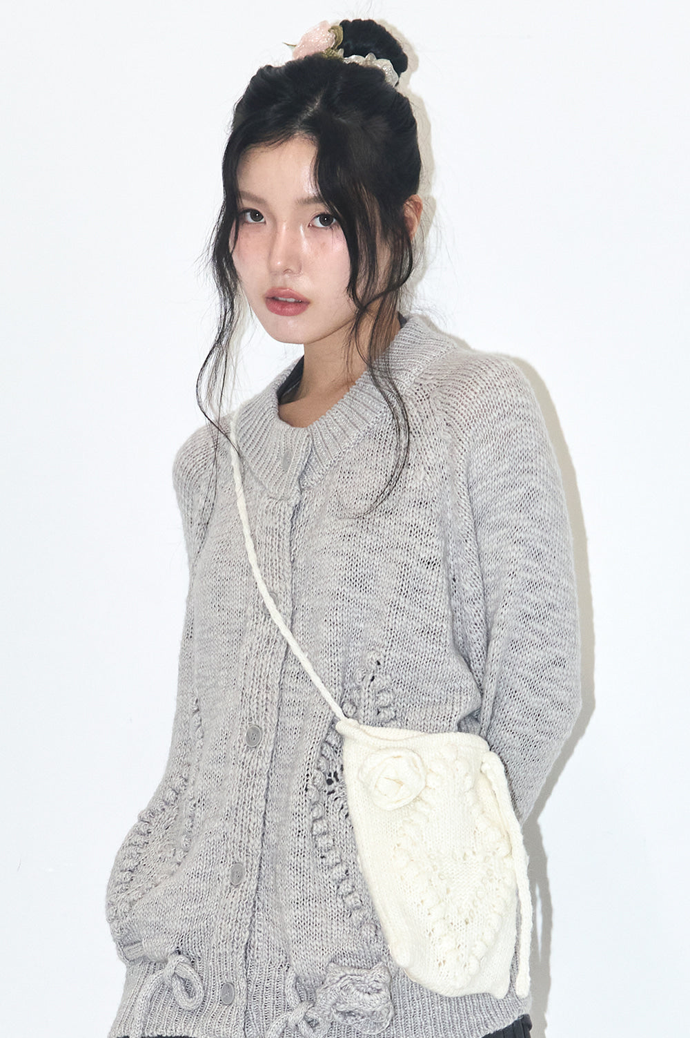 illigo - Fleur Diamond Knit Crossbody Bag in White