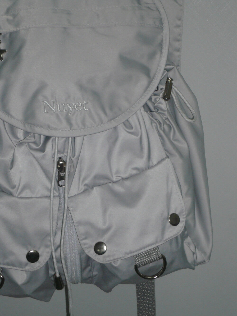 Nuyet - Grey round pocket backpack