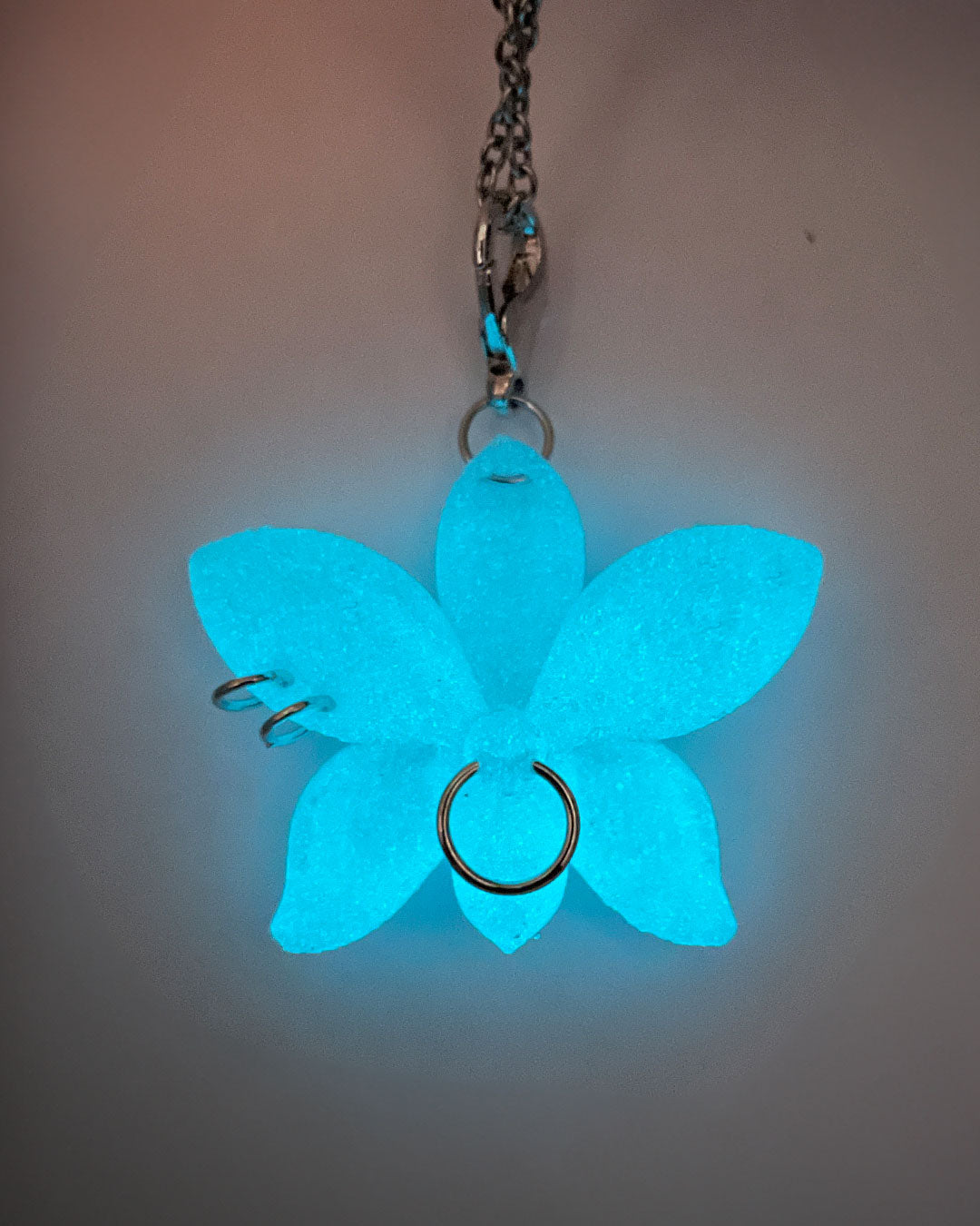 GLOW ORCHID NECKLACE 🧪