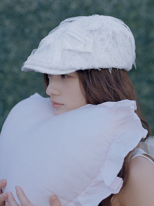 YUME FLAT CAP IN WHITE