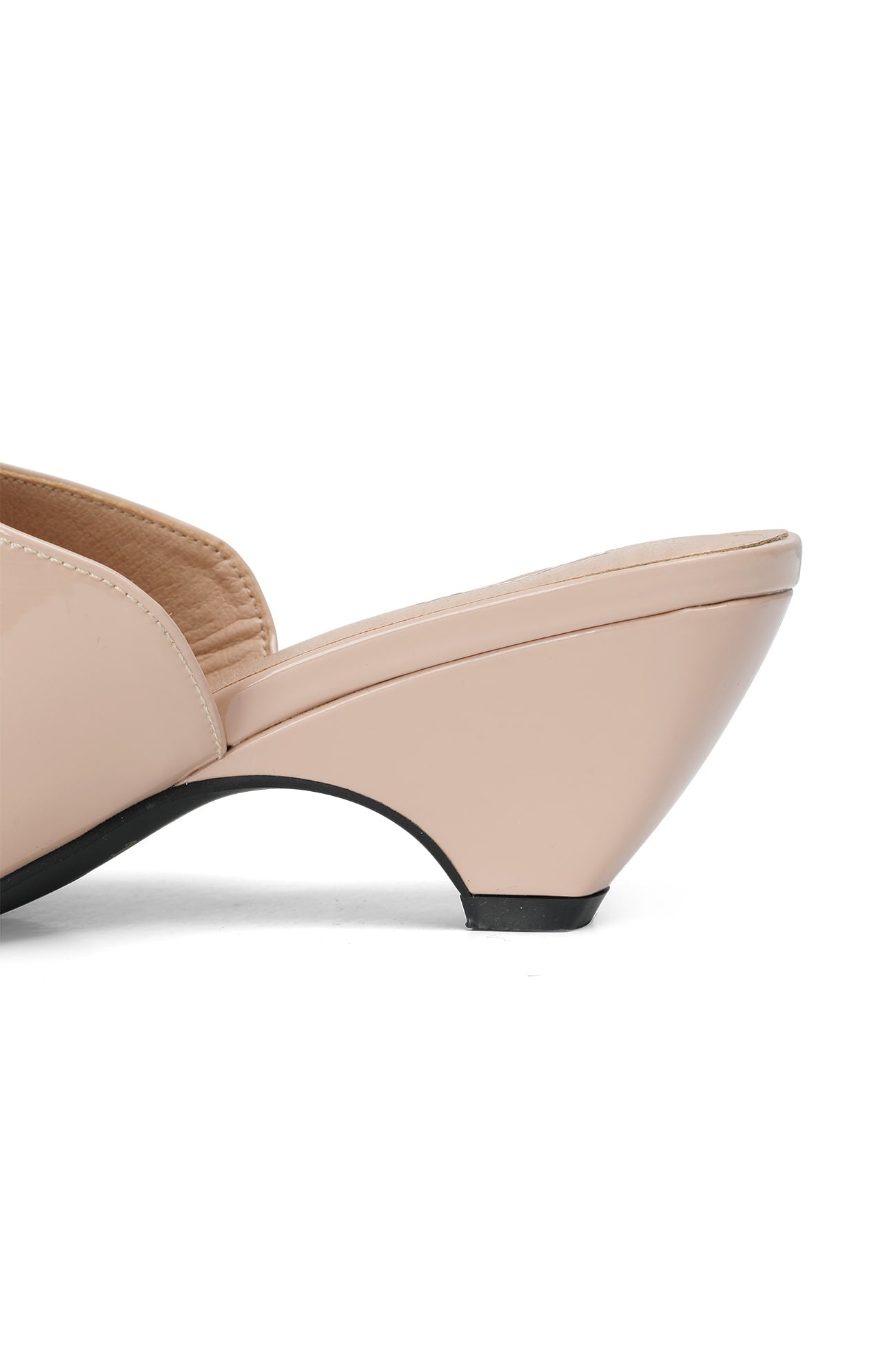 Deinet - ENAMEL SLIPPERS IN LIGHT PINK