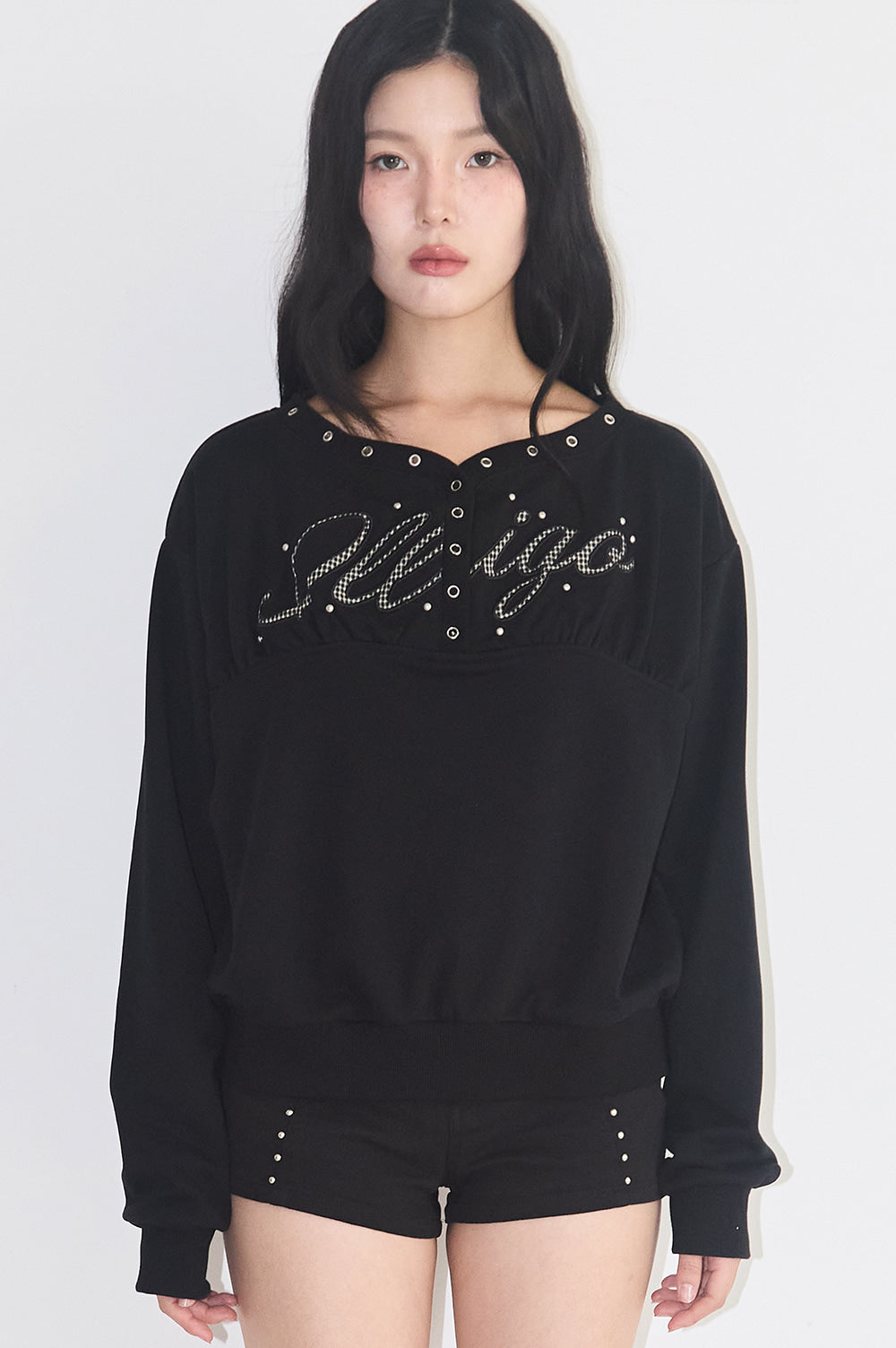 illigo - [Pre-order delivery on 10/02] Button eyelet off-shoulder man-to-man black