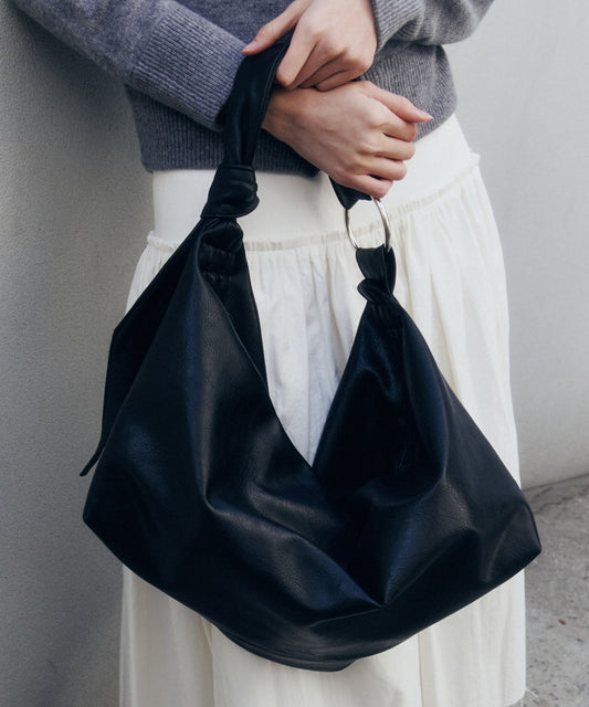 yahnsisi - Large Note Boat Bag - Black