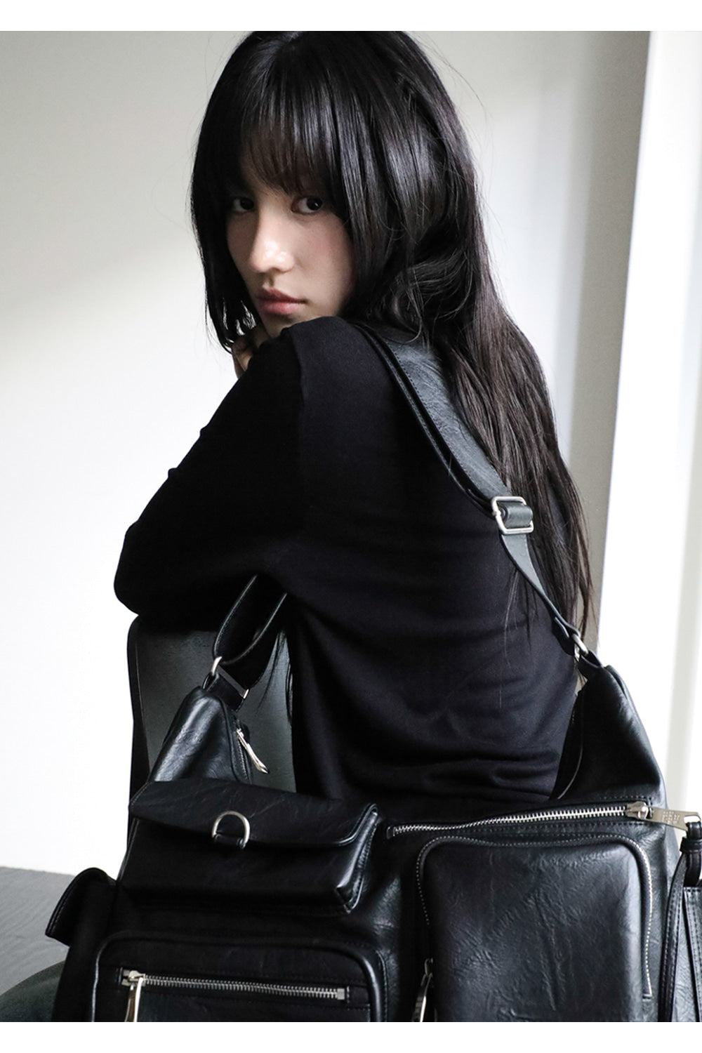 IUGA - Multi Pocket Leather Bag (Black)