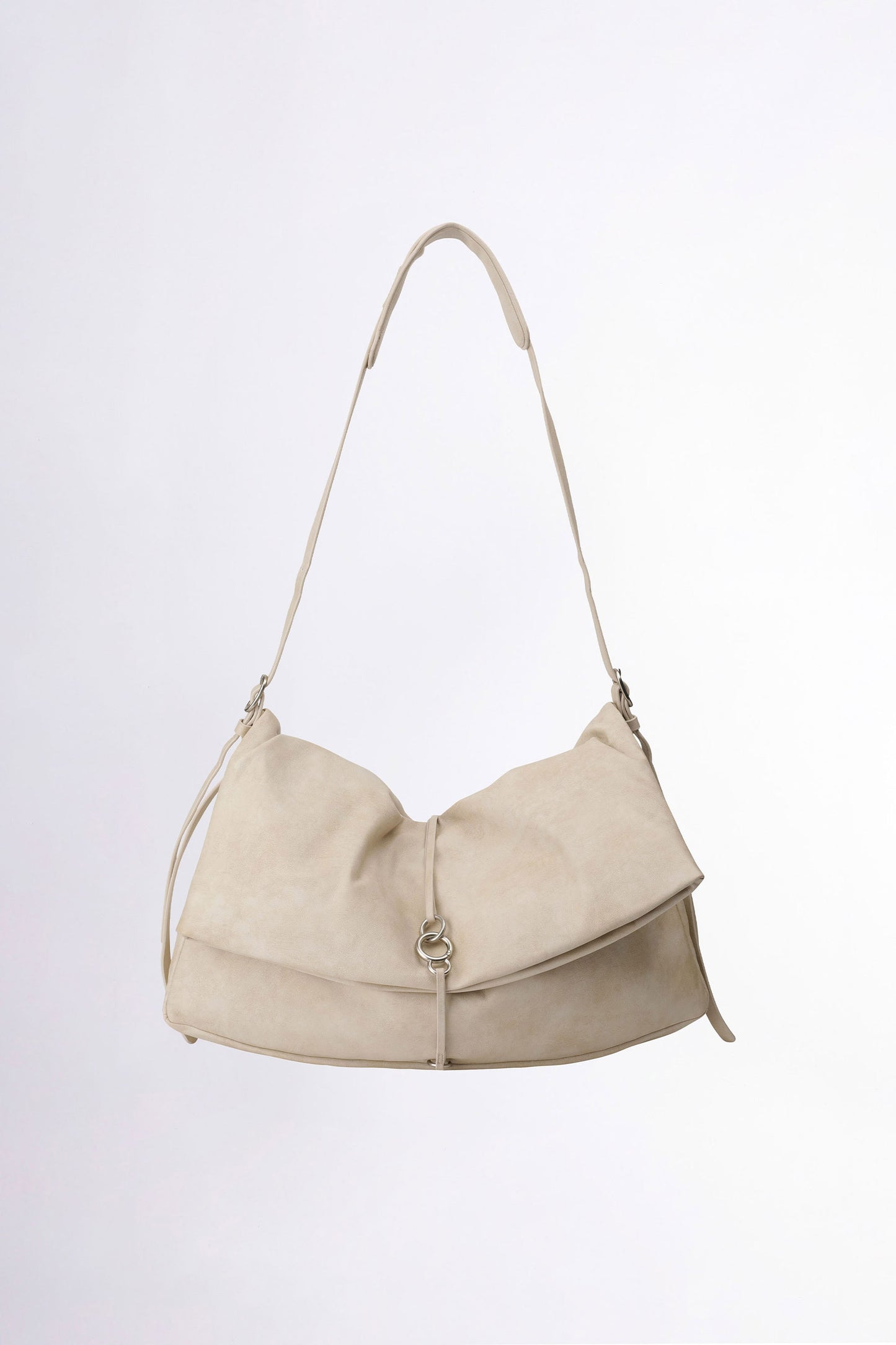 [𝐎𝐍 𝐒𝐀𝐋𝐄 !] Folded Slouchy Bag Dirty Ivory