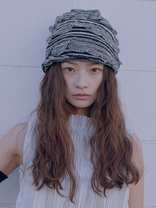 PETAL BEANIE IN DUST