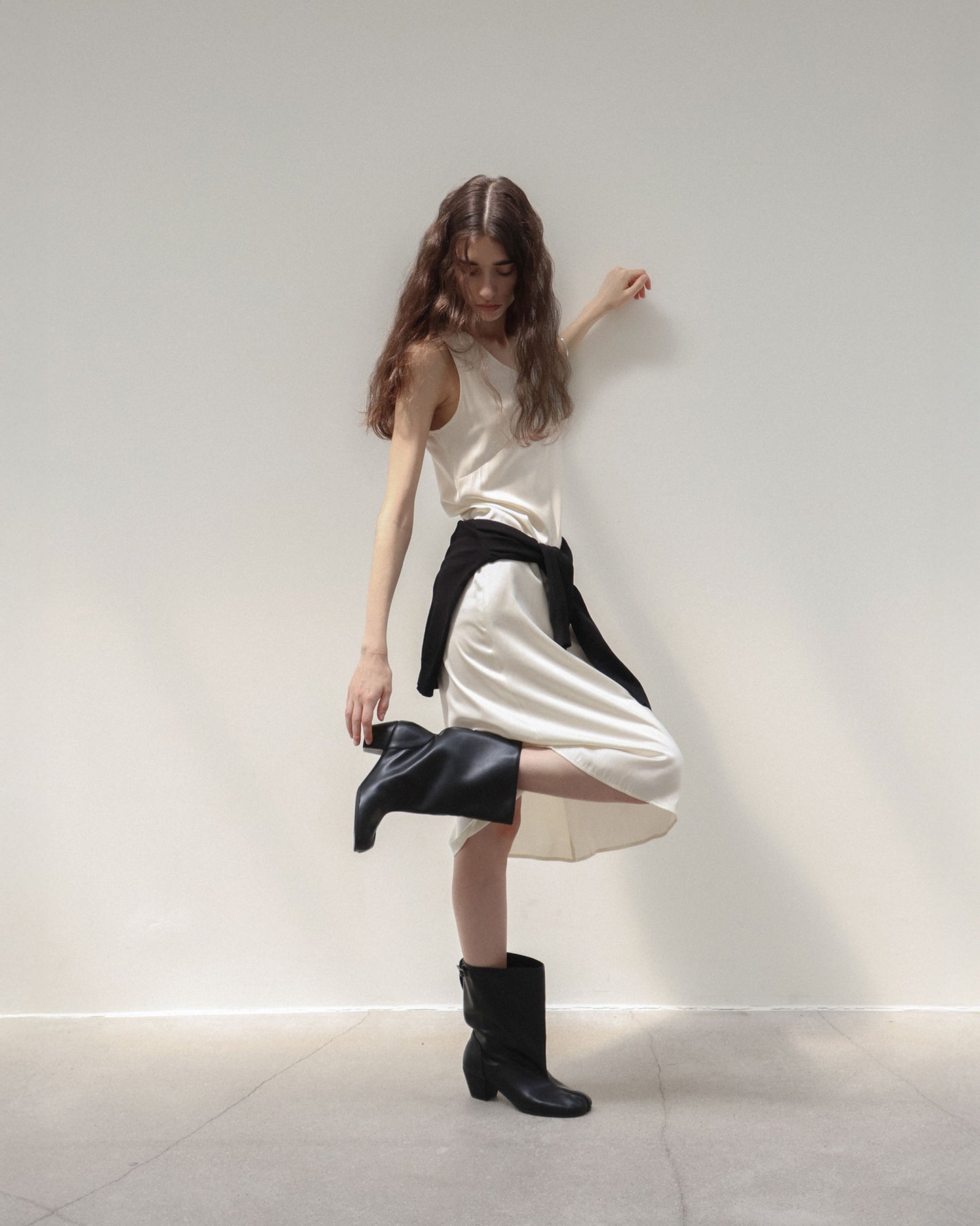 PAES - Wide Buckle Tabi Boots / Black