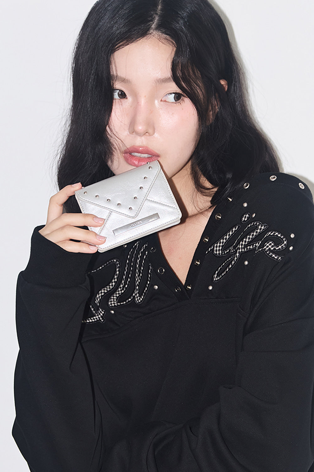 illigo - [Pre-order delivery on 09/30] Letter Fold Card Wallet Silver