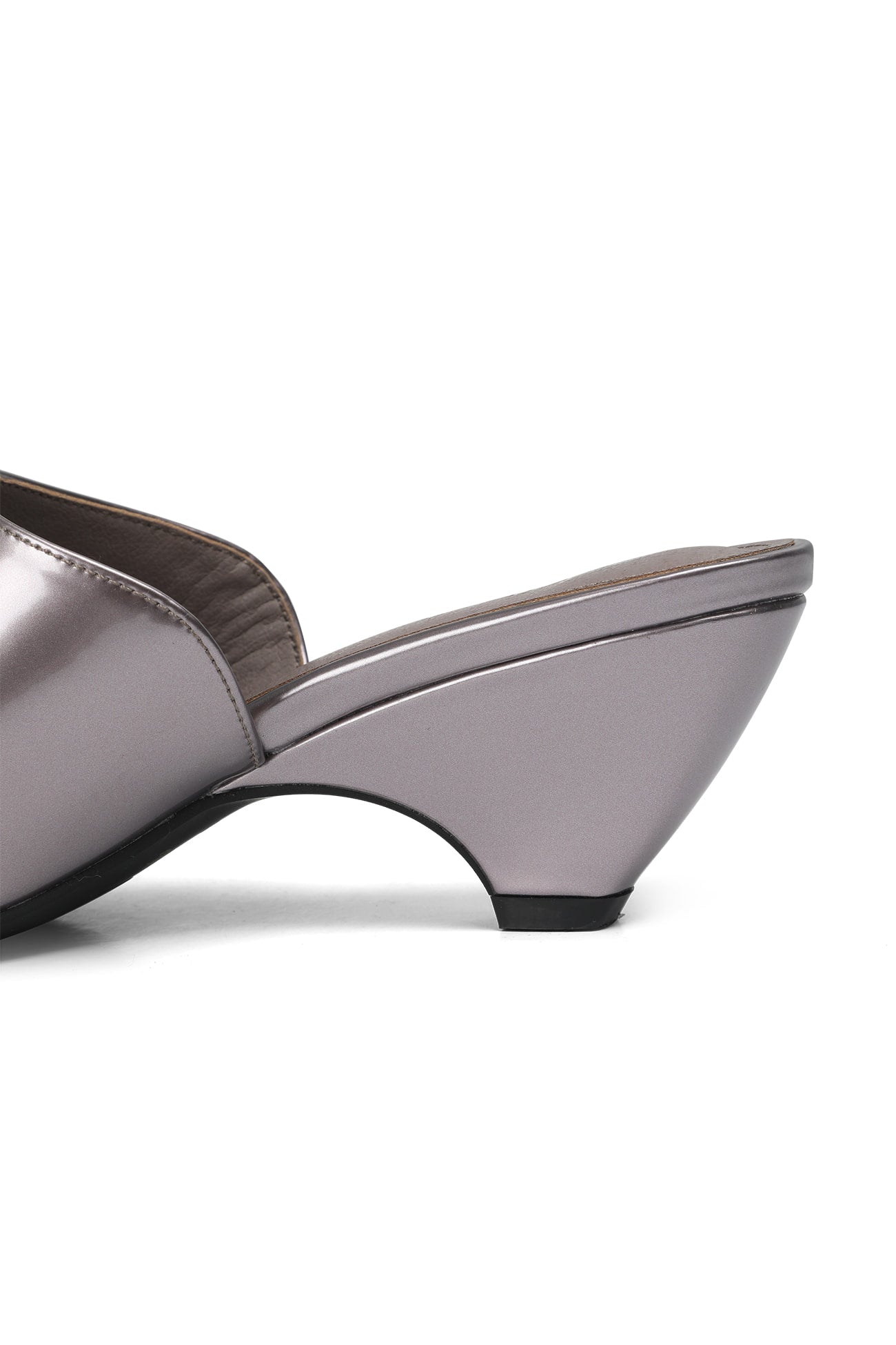 Deinet - ENAMEL SLIPPERS IN LIGHT PURPLE