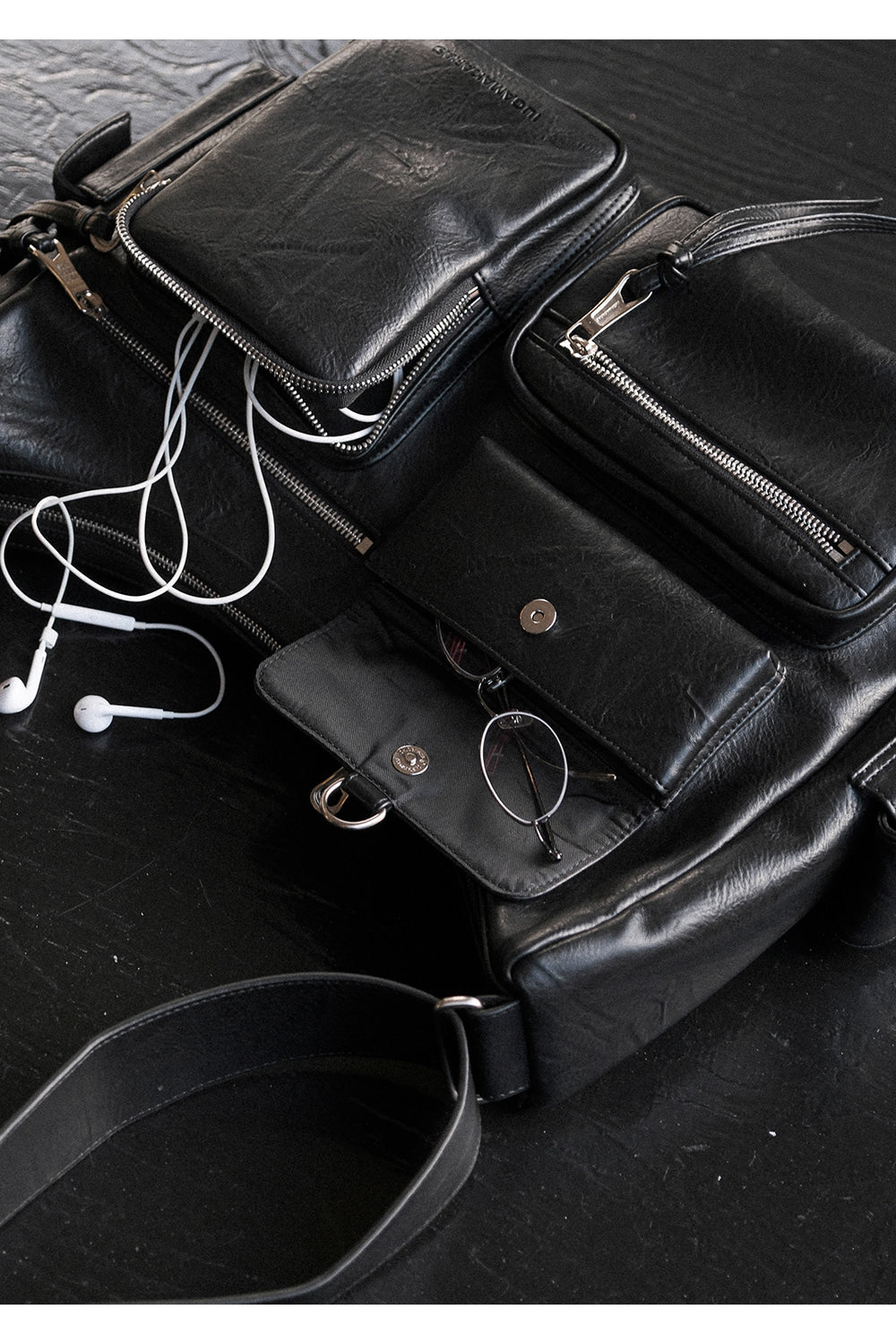 IUGA - Multi Pocket Leather Bag (Black)