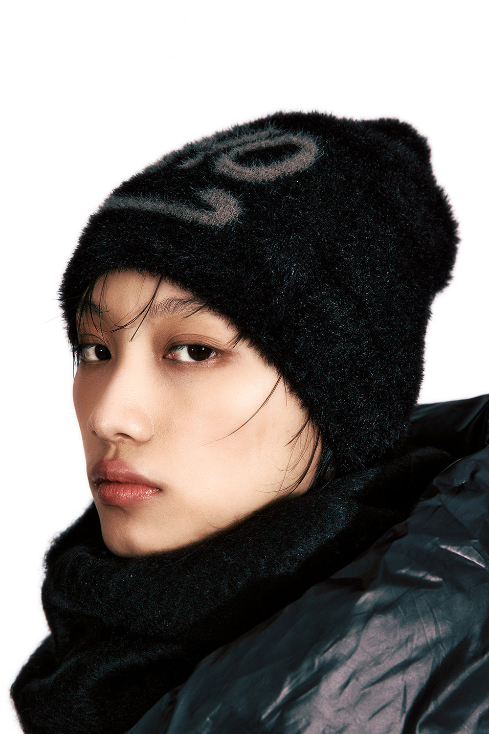 KHIHO -  LOGO HAIRY BEANIE / CHARCOAL