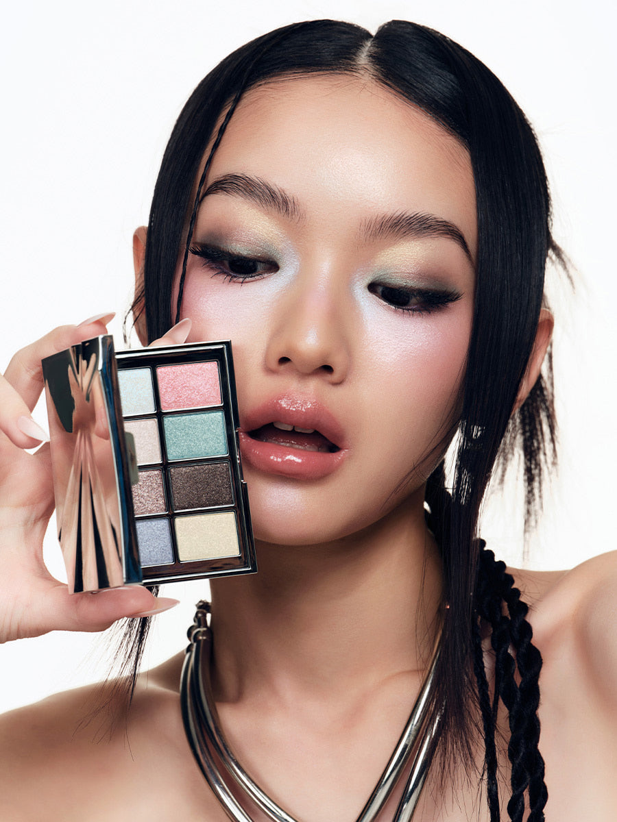 Risky Beauty - PIGMENT EYESHADOW PALETTE (COSMIC LOVE)