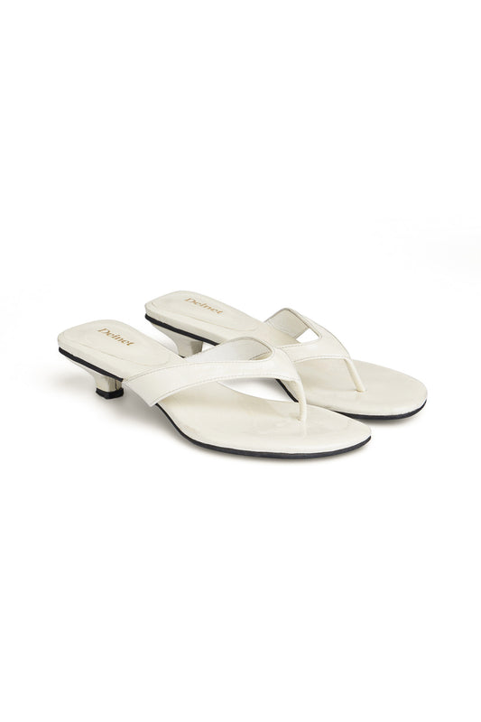 Deinet - ENAMEL FLIP FLOP IN IVORY