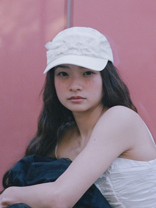RUFFLE CAP IN CREAM