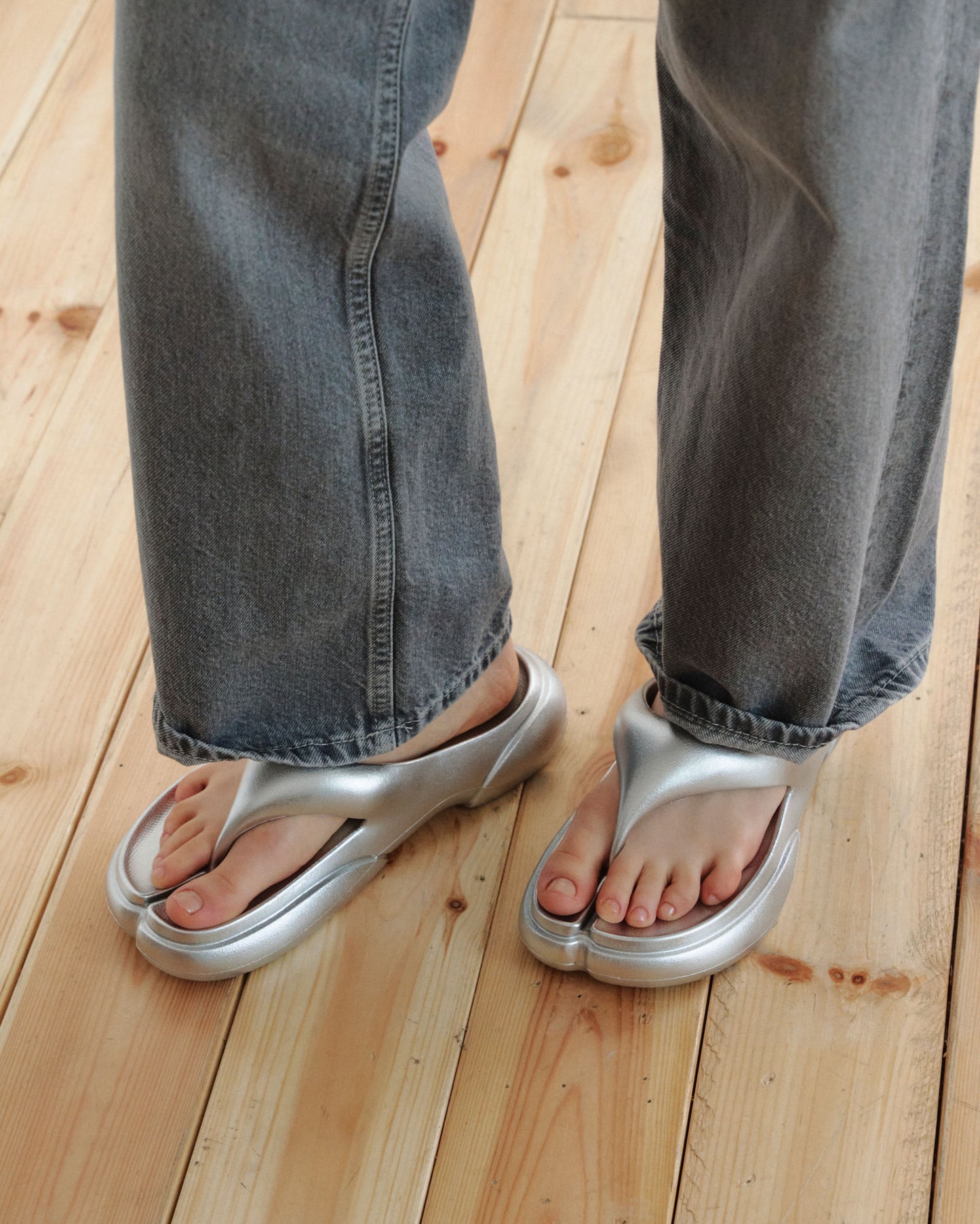 PAES - Flipflop 02 / Silver
