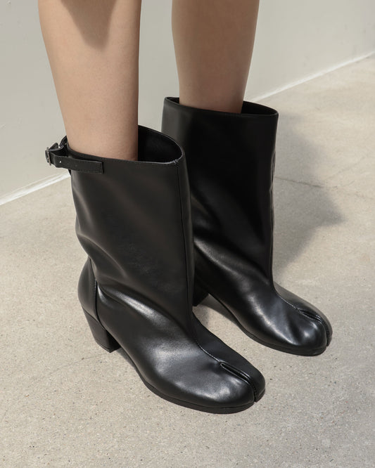 PAES - Wide Buckle Tabi Boots / Black