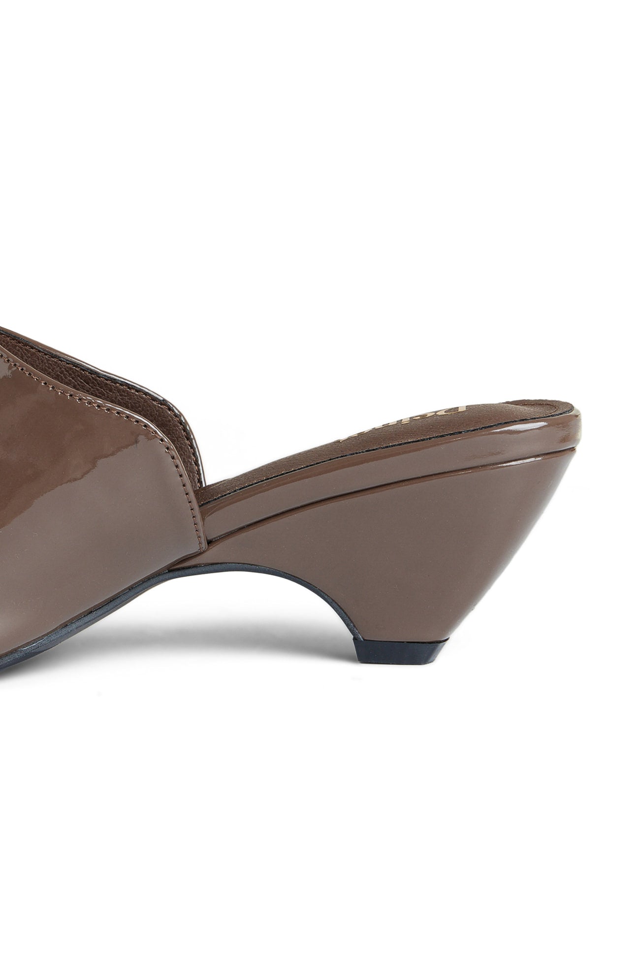 Deinet - ENAMEL SLIPPERS IN BROWN
