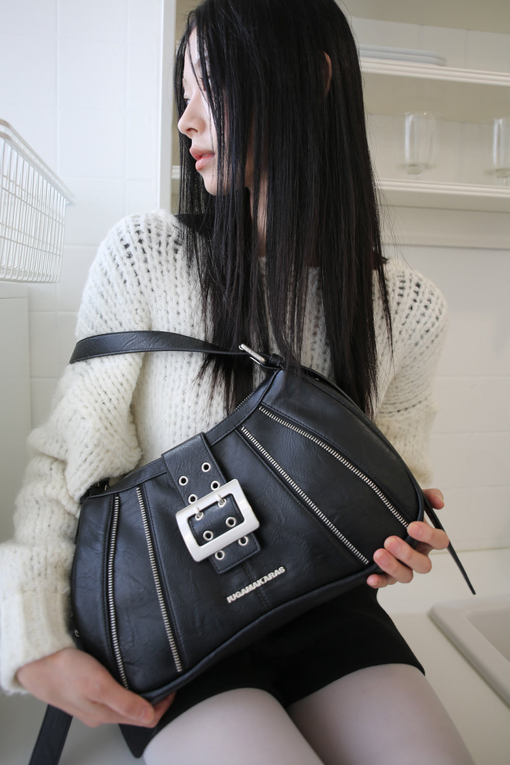 IUGA - Zippered Buckle Hobo Bag (Black)