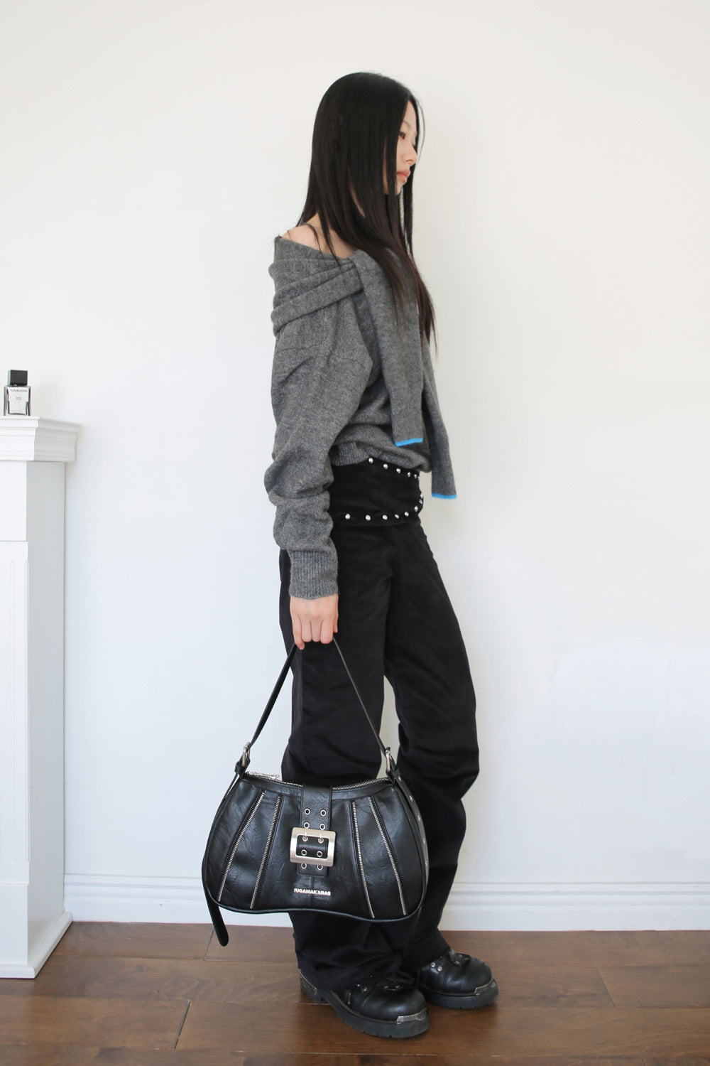 IUGA - Zippered Buckle Hobo Bag (Black)