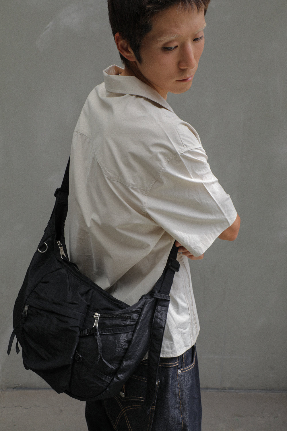 IUGA - Nylon Strap Hobo Bag (Black)