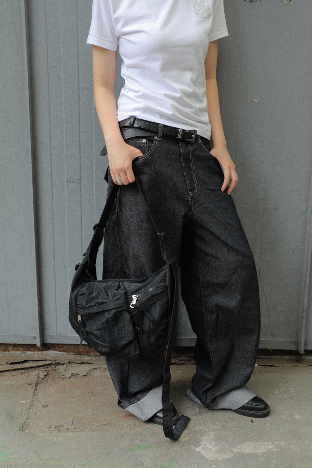 IUGA - Nylon Strap Hobo Bag (Black)