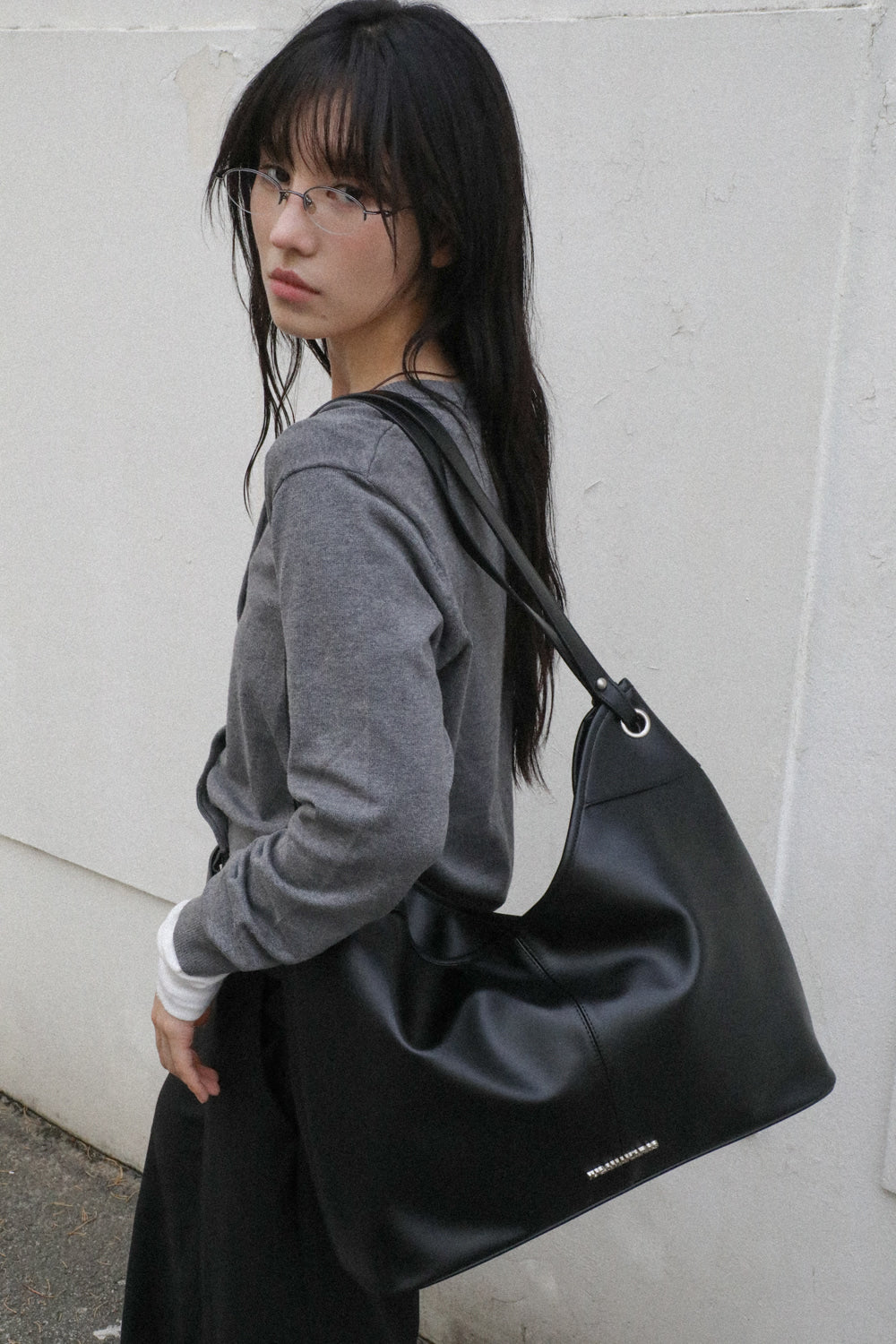 IUGA - Essential Hobo Shoulder Bag (Black)