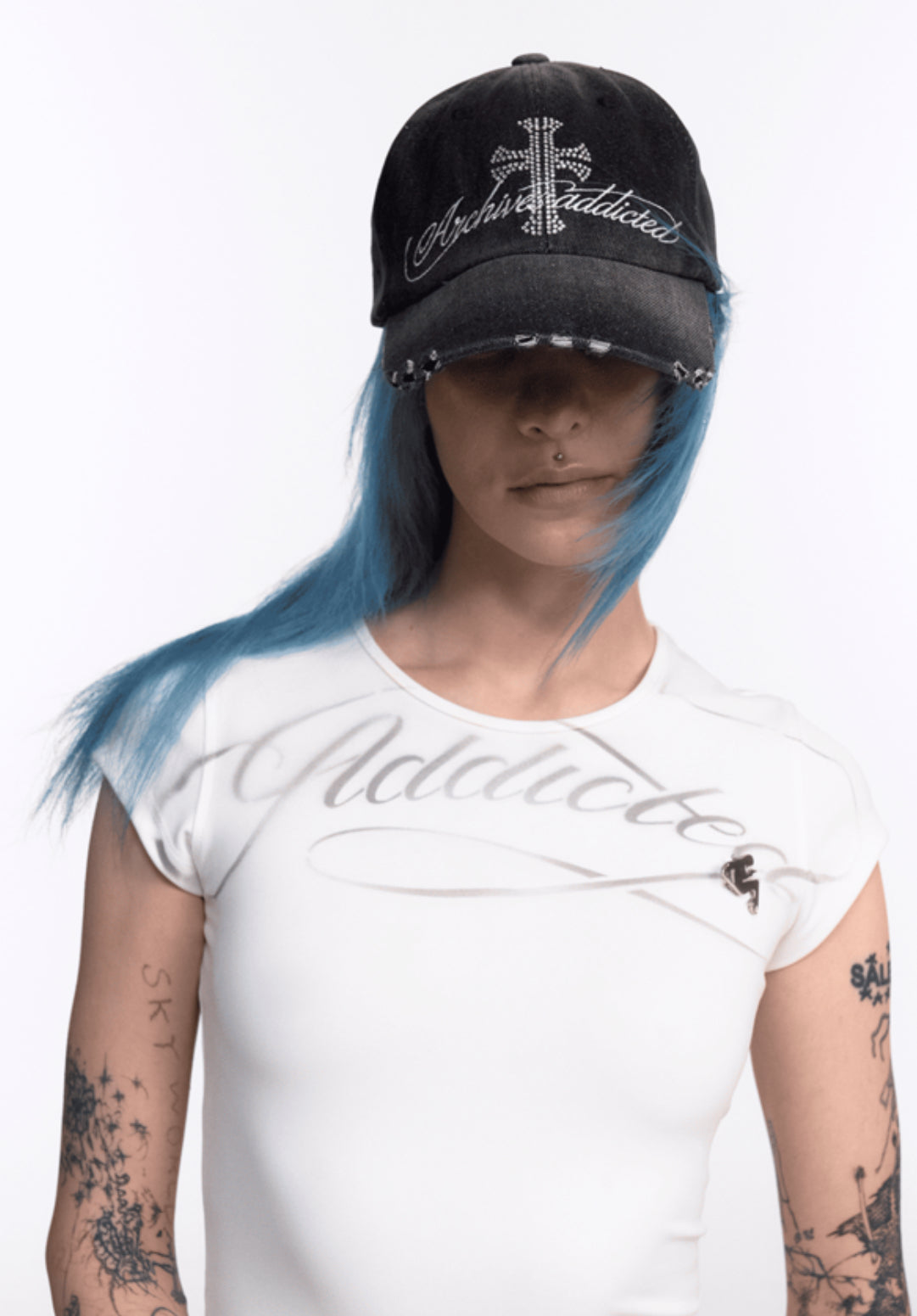2000archives -[LE SSERAFIM 카즈하 착용] CRUCIA CAP (BLACK DENIM)
