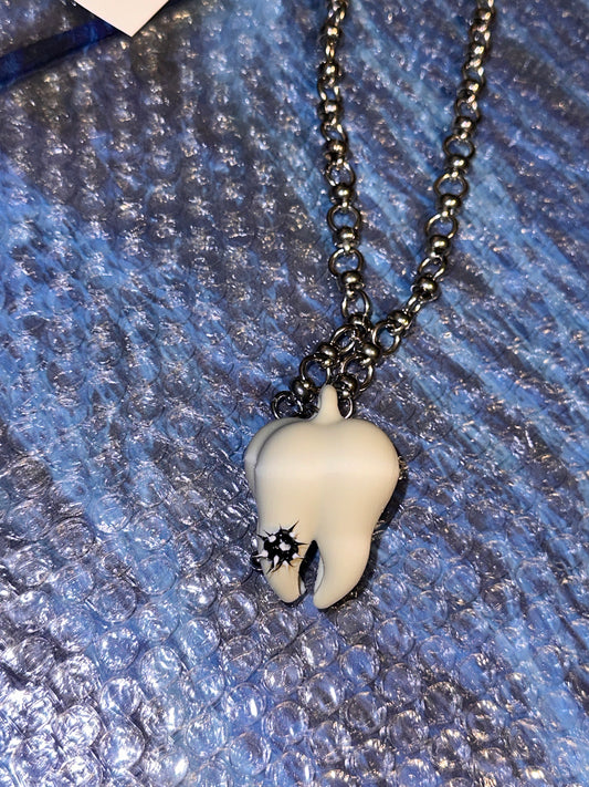 WISDOM TOOTH NECKLACE 🦷