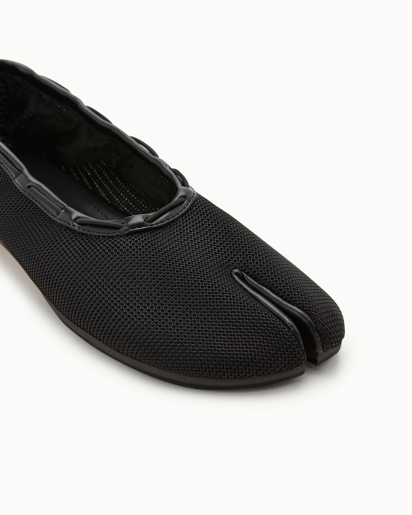 PAES - Mesh Air String Flat / Black