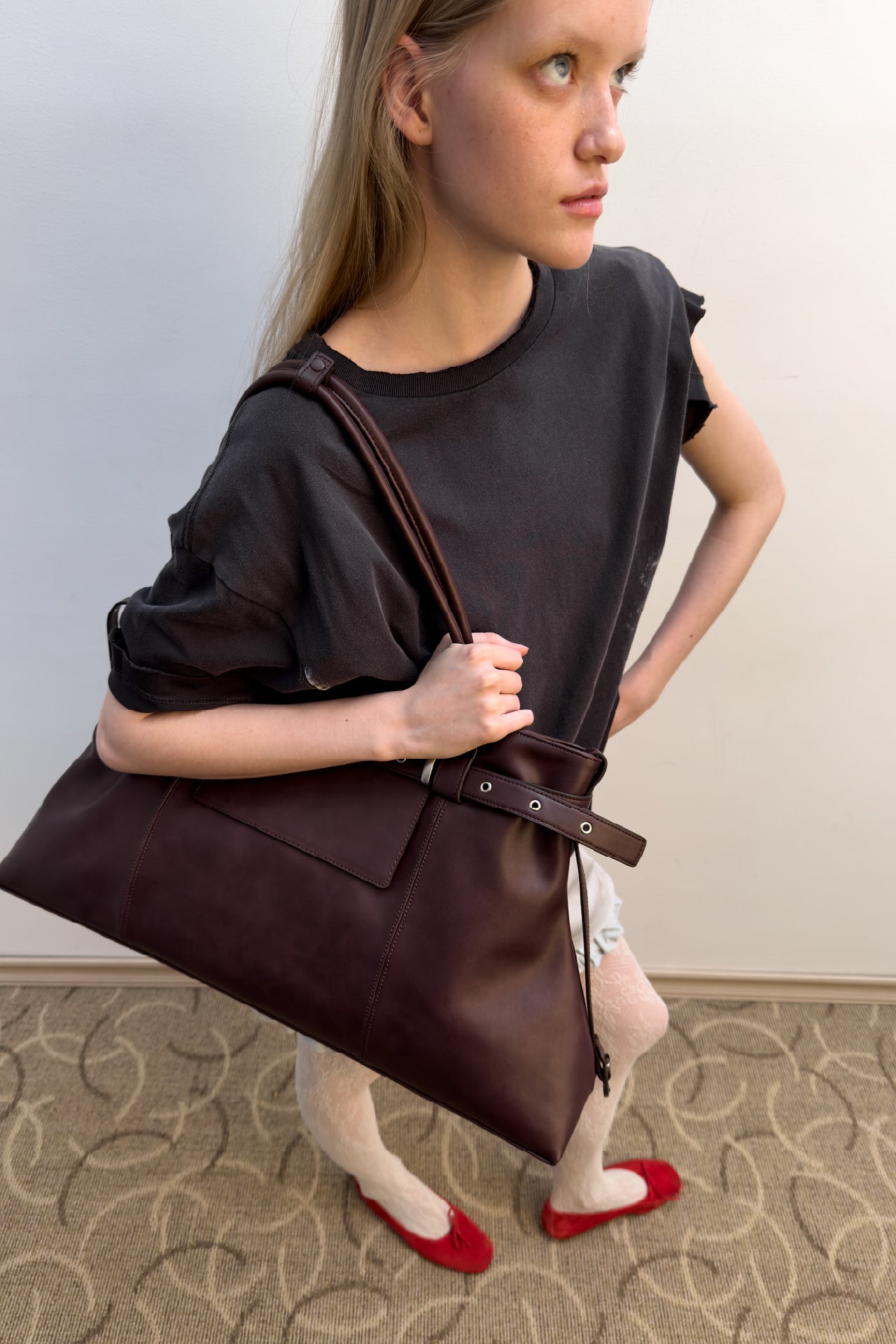 yeomim - 슬래키 백 slacky bag (mahogany)