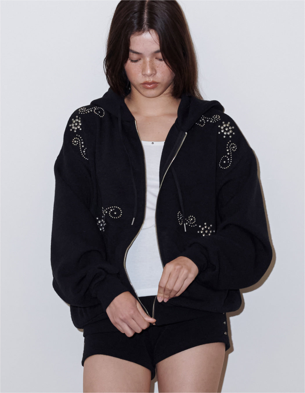 Polysooem -  ORNAMENT STUDDED HOODIE_ONZI_EDITION, BLACK（3/12 後到貨）