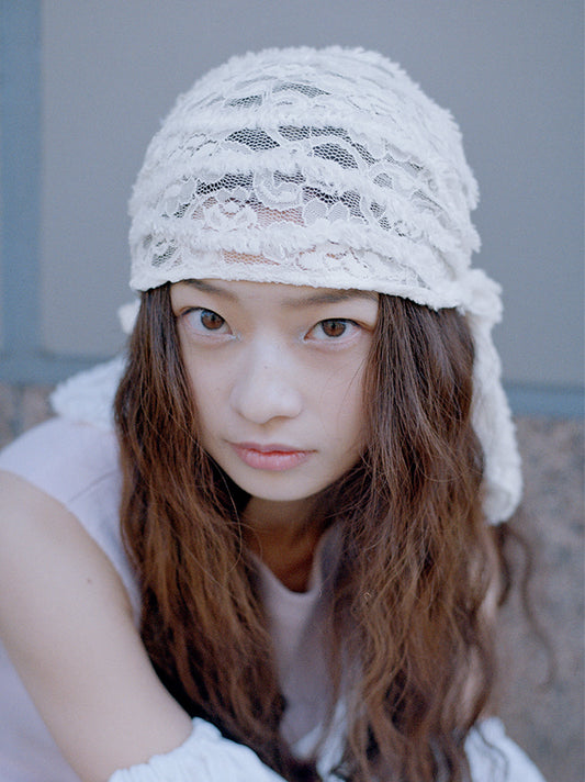 ROSY LACE BANDANA IN CREAM