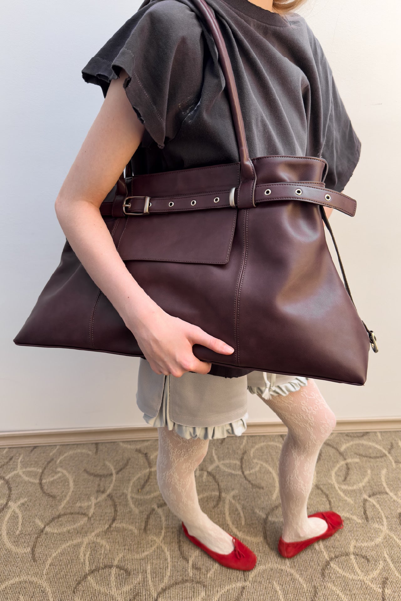 yeomim - 슬래키 백 slacky bag (mahogany)