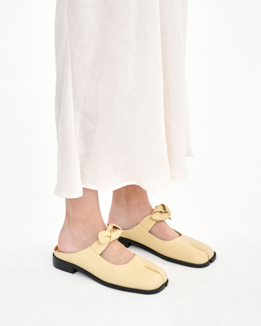 PAES - Bow-Knot Mule / Butter