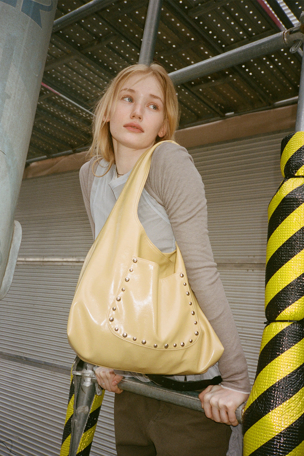 KHIHO -  STUD POPO BAG (POCKET POINT) / YELLOW