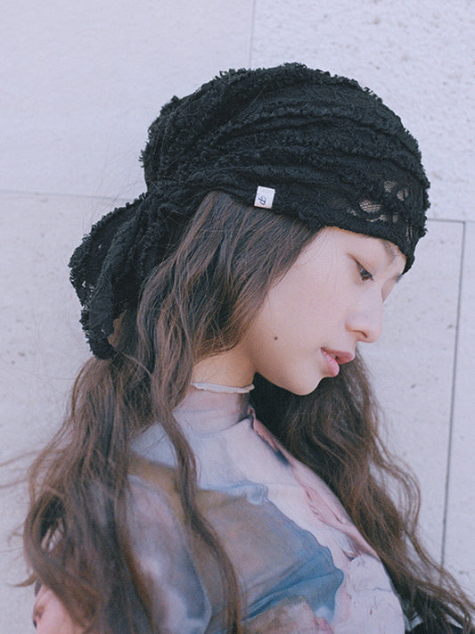 ROSY LACE BANDANA IN BLACK