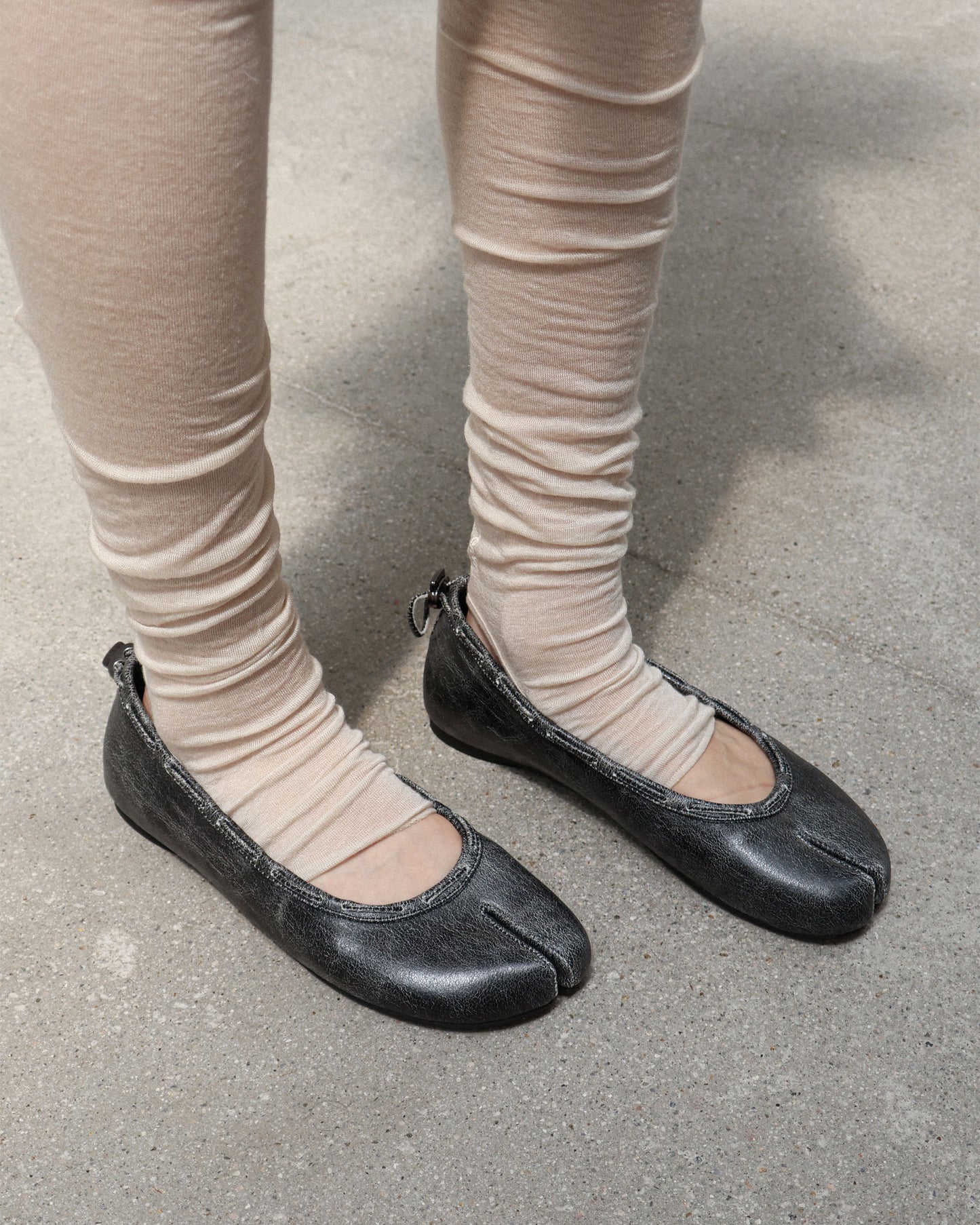 PAES - Leather String Flat / Vintage Black