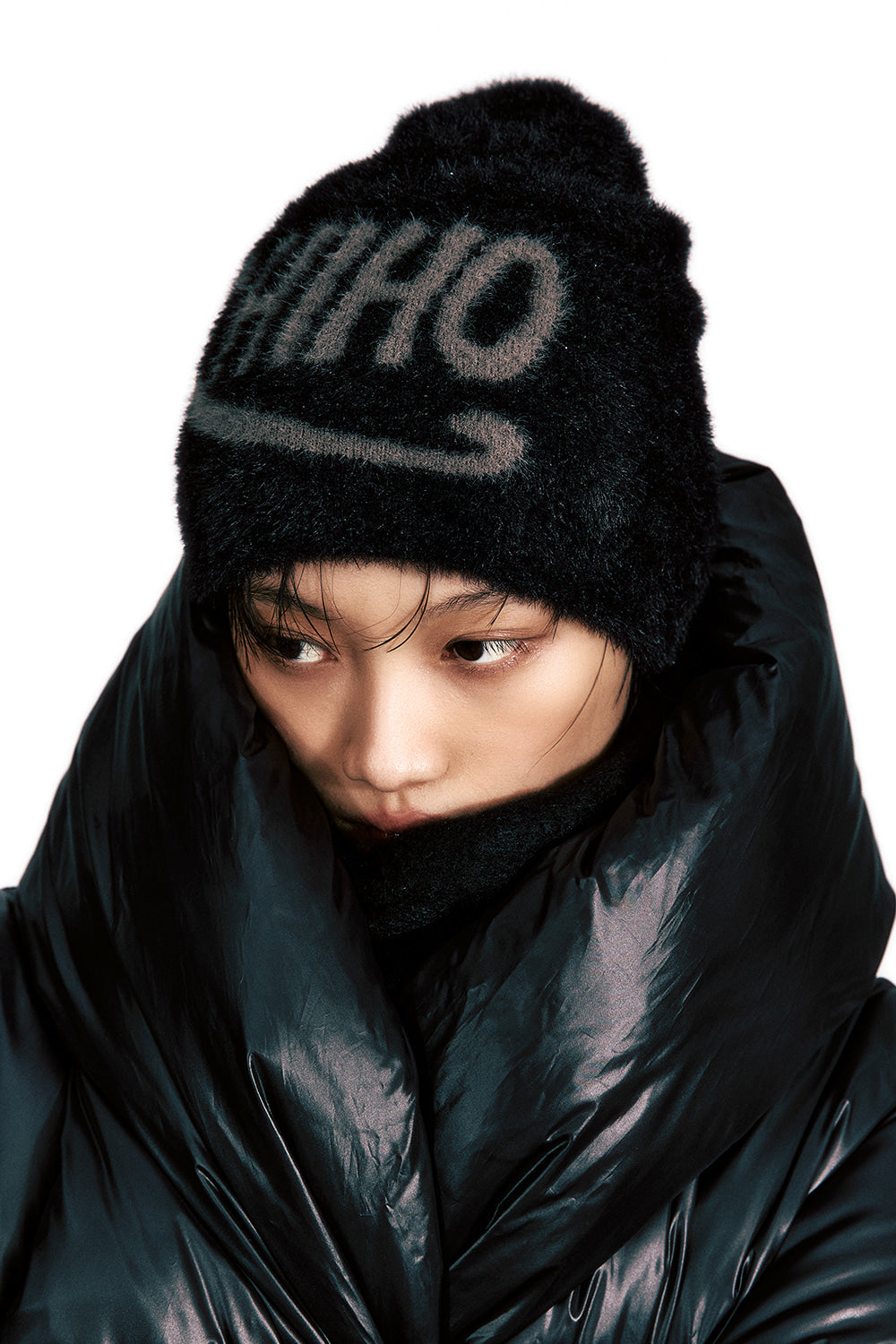 KHIHO -  LOGO HAIRY BEANIE / CHARCOAL